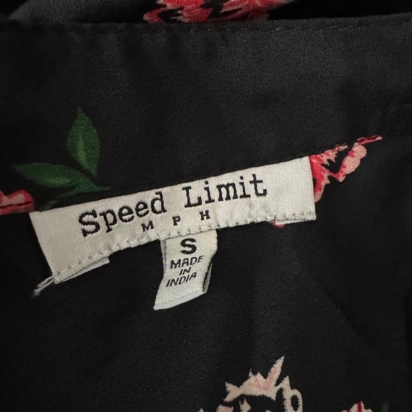 Speed Limit Black Floral Tunic Blouse | Size Small Women's Polyester - Picture 5 of 7